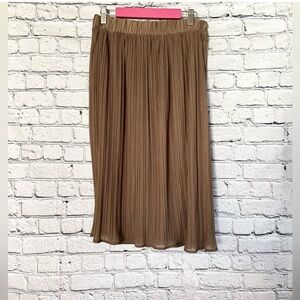 ROMY. Tan skirt. Size M